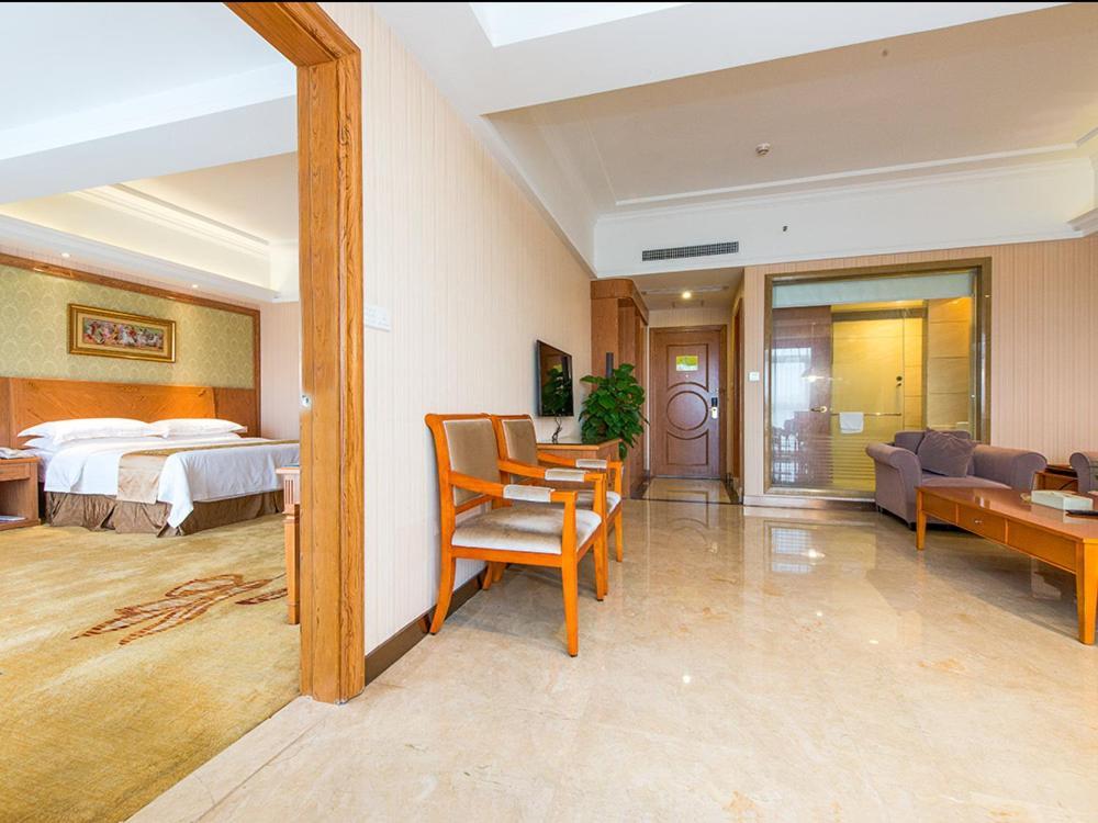Vienna International Hotel Shenzhen Longgang Lilang Bagian luar foto